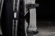 Load image into Gallery viewer, HORNS WAXED CANVAS DUFFLEBACK