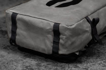 Load image into Gallery viewer, HORNS WAXED CANVAS DUFFLEBACK
